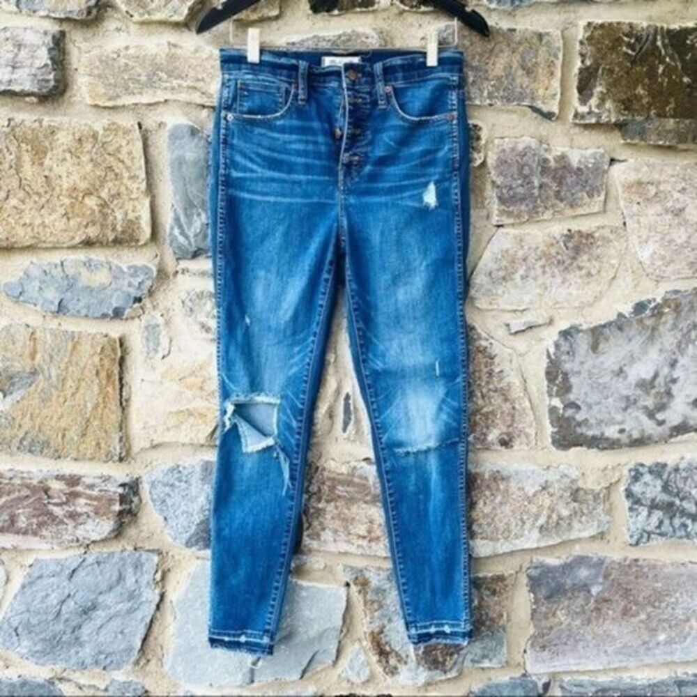 Madewell 10” high rise distressed busted knee jeans size 28